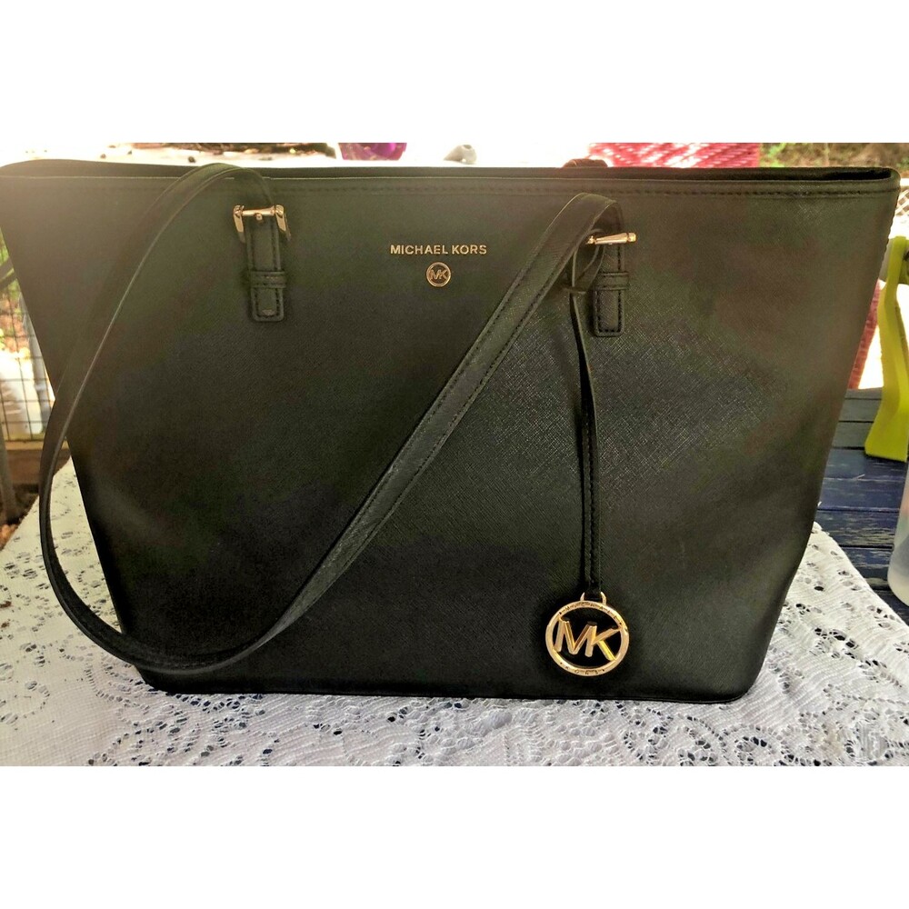 Michael Kors Black Tote Bag , Saffiano leather, zipper, MK fob, inside pockets - Picture 11 of 16